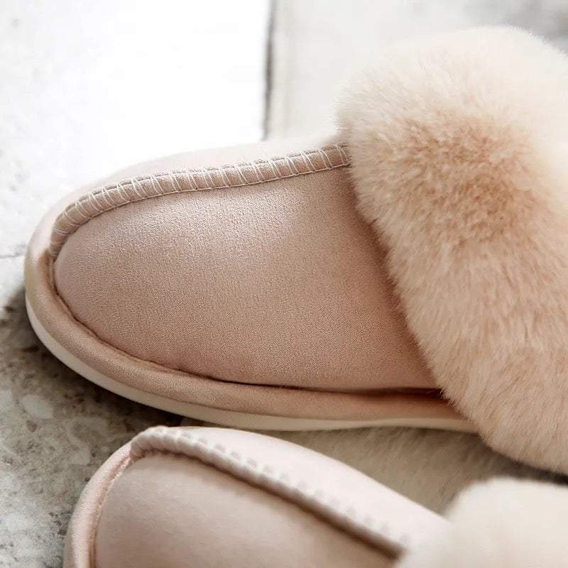 WarmFaux - Luxuriöse Warmgefütterte Hausschuhe