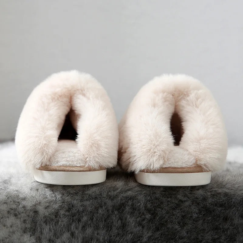 WarmFaux - Luxuriöse Warmgefütterte Hausschuhe