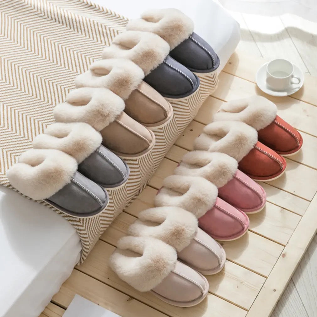 WarmFaux - Luxuriöse Warmgefütterte Hausschuhe