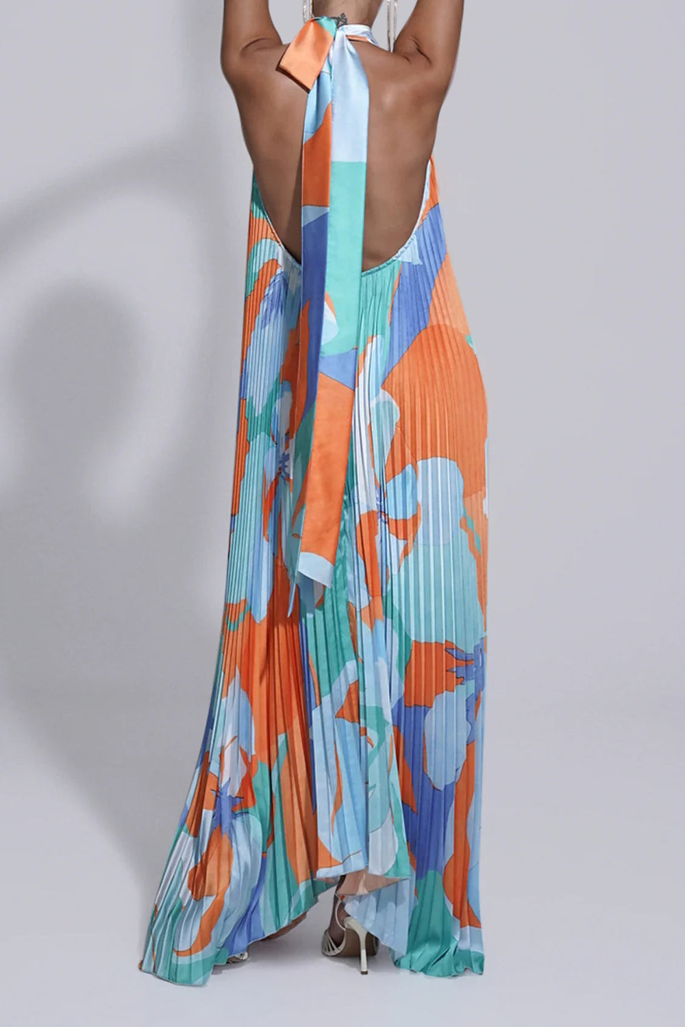 Shalia - Sinnliches Neckholder-Maxikleid mit Plissee