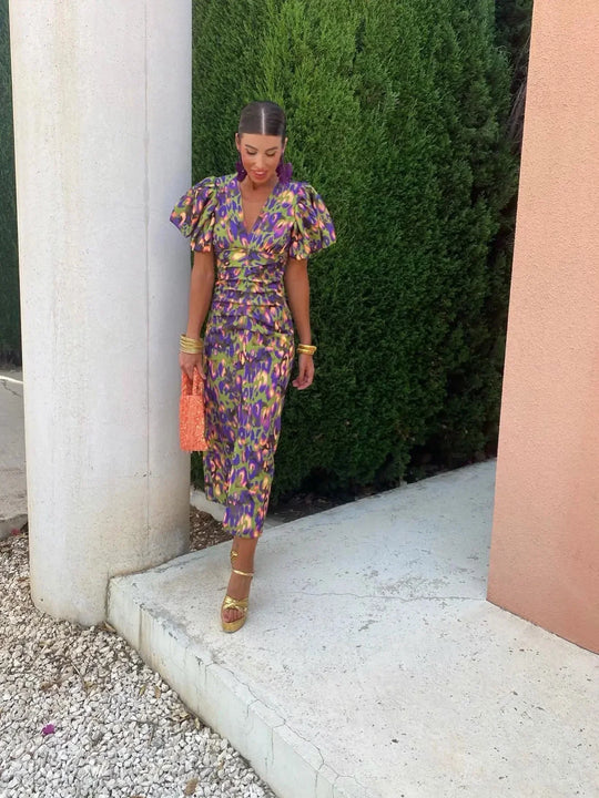 Loren - Vibrierendes Kleid mit Puffärmeln