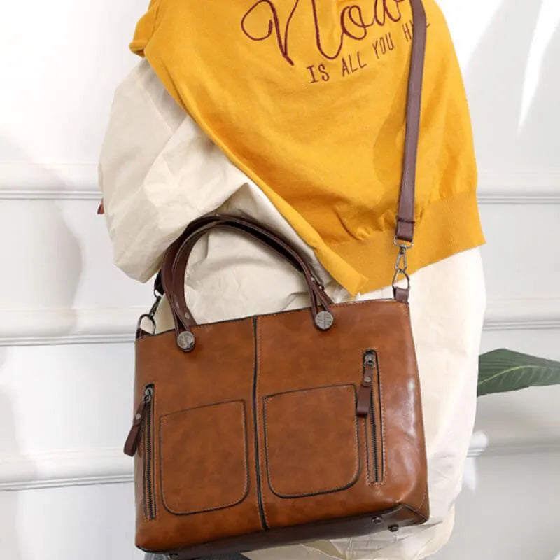 Maelis - Entspannte Leder-Schutztasche