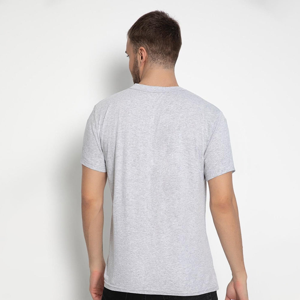 Set aus 3 Herren T- Shirts, 100% Baumwolle (strapazierfähig), Doppelkragen (verbreitert sich nicht), Reguläre Passform (komfortabel), GRAU (für jeden Stil)
