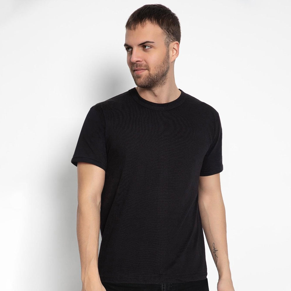 Set aus 5 Herren T- Shirts, 100% Baumwolle (strapazierfähig), Doppelkragen (verbreitert sich nicht), Reguläre Passform (komfortabel), SCHWARZ (für jeden Stil)